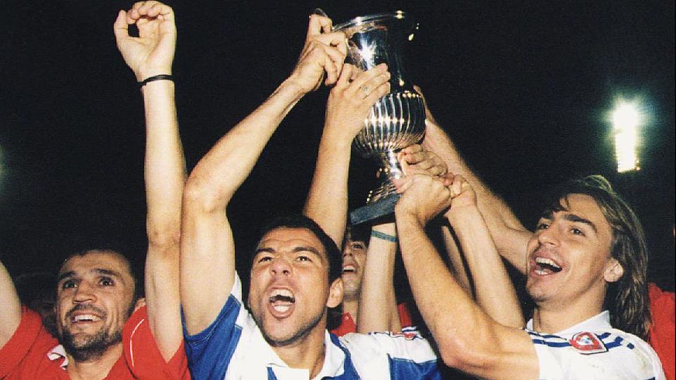FC Porto recorda vitória na Supertaça: «Benfica desfeito em pedaços...»