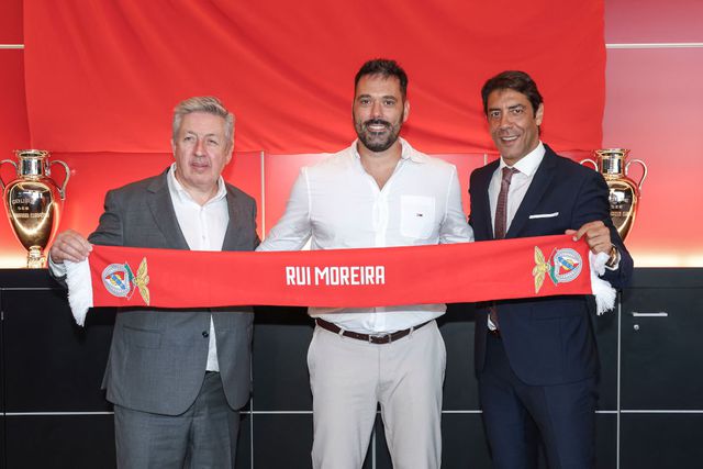 Treinador do Benfica visa FC Porto: «O principal patrocinador de um clube vai ser o principal patrocinador do campeonato?»