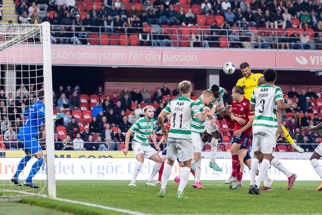 Guarda-redes empata jogo na Suécia... aos 90+6 (vídeo)