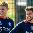 Manchester United recebe reforços em dose dupla no treino