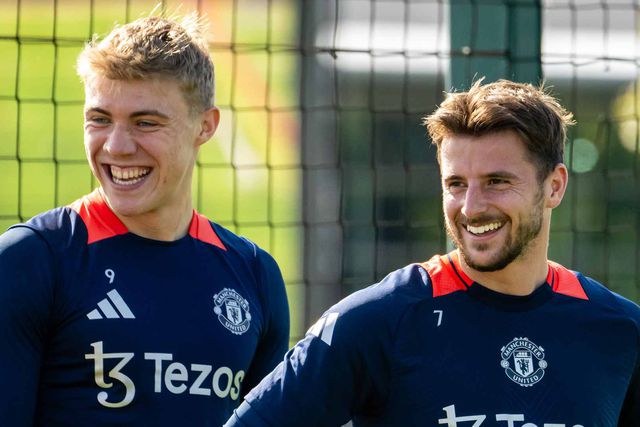 Manchester United recebe reforços em dose dupla no treino