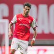 SC Braga:  João Ferreira olha para a direita, mas também é solução para o eixo