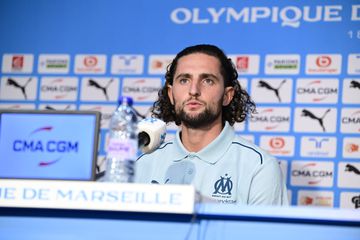 Rabiot apresentado no Marselha: «PSG? Não tenho nada a explicar»