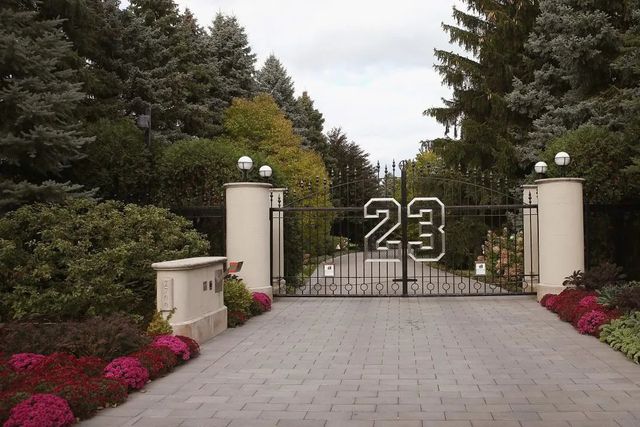 A incrível mansão que Michael Jordan conseguiu finalmente vender