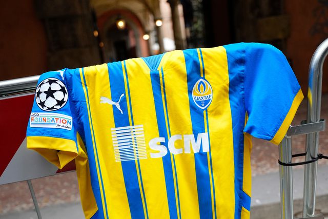 Shakhtar Donetsk entra na Champions com equipamento especial