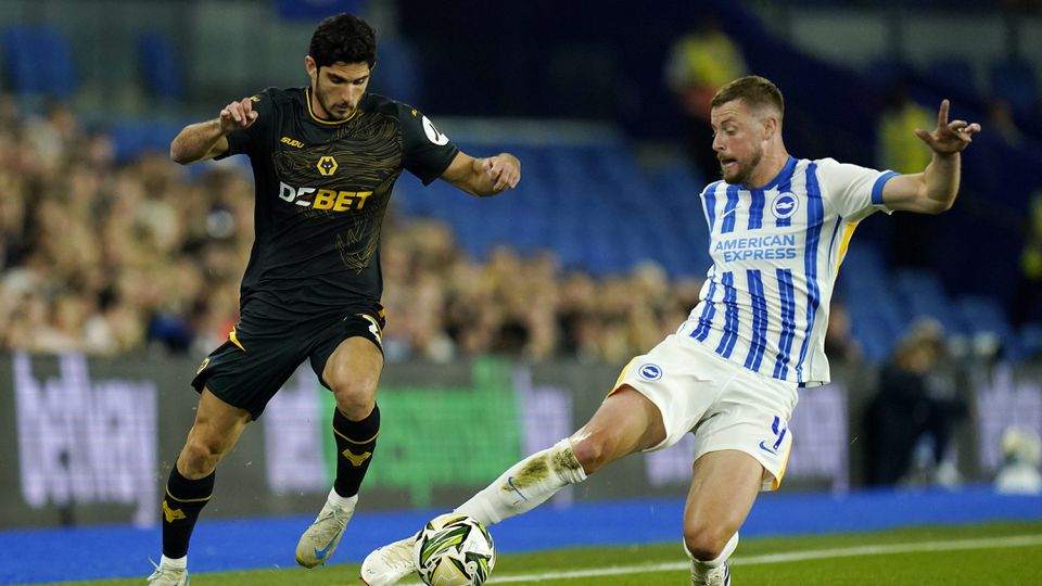 Golo de Gonçalo Guedes não salva Wolves de eliminação na Taça da Liga inglesa