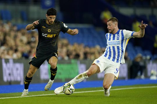 Golo de Gonçalo Guedes não salva Wolves de eliminação na Taça da Liga inglesa