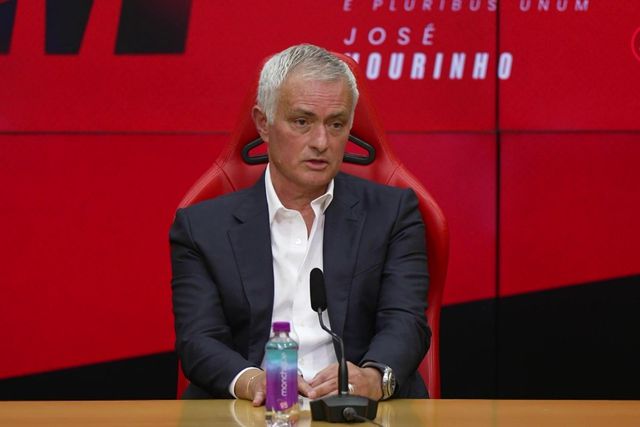 «Não retiro nenhuma palavra ao que disse sobre o plantel do Benfica»