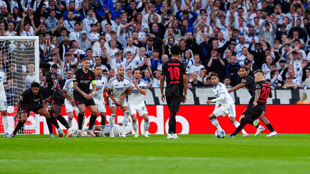 O momento do livre de Grimaldo que reergueu as esperanças do Leverkusen