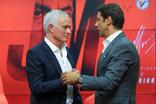 O cumprimento entre José Mourinho e Rui Costa na apresentação do novo treinador do Benfica - Foto: José Sena Goulão/Lusa