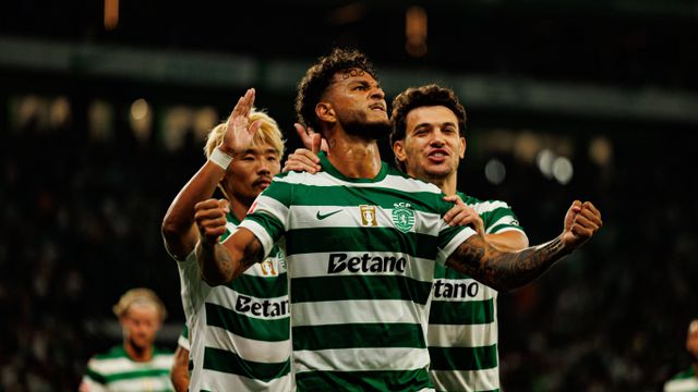 Morita, Suárez e Pedro Gonçalves festejam golo do Sporting