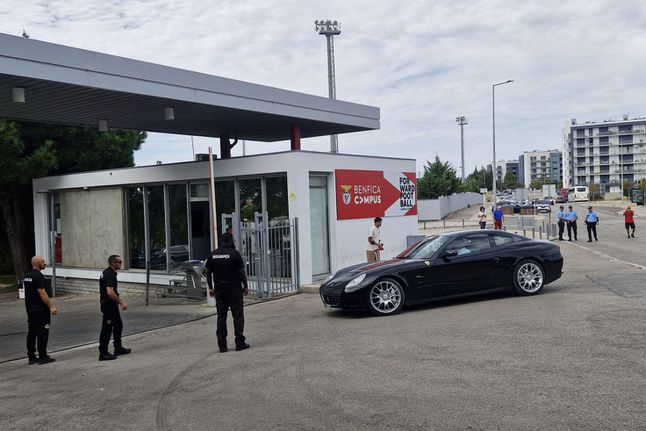 José Mourinho chega ao Centro de Formação e Treino do Benfica
