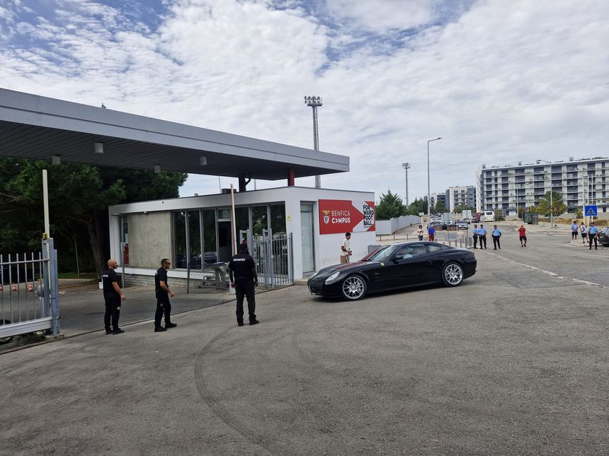 José Mourinho chega ao Centro de Formação e Treino do Benfica