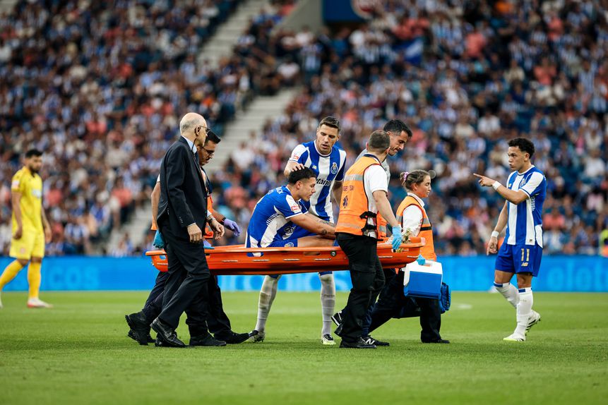 Nehuén Pérez saiu lesionado da partida frente ao Nacional
