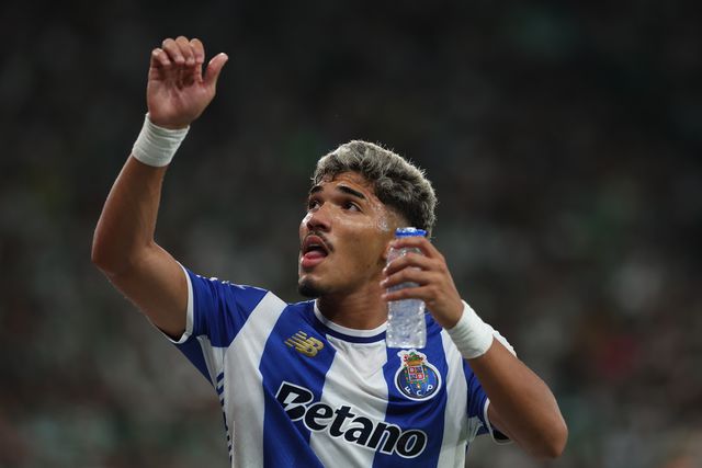 William de regresso e mais novidades: onze provável do FC Porto para o Rio Ave