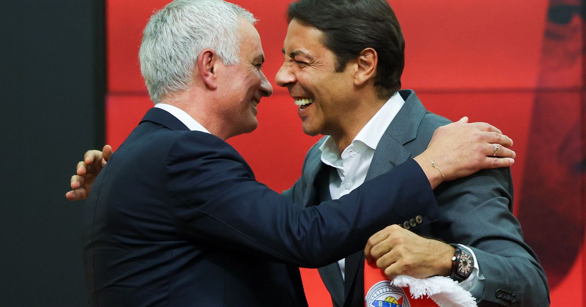 «O Benfica e Rui Costa deviam olhar para o que Villas-Boas já fez no FC Porto»