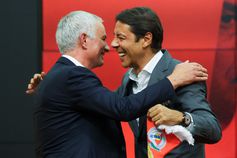 O abraço entre José Mourinho e Rui Costa - Foto: José Sena Goulão/Lusa