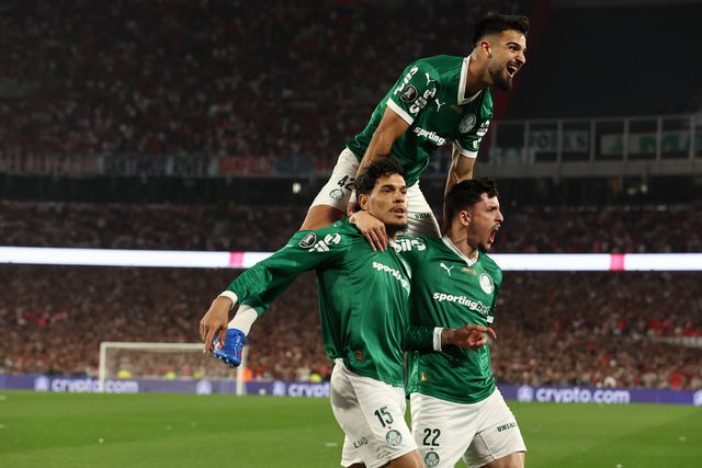 Gustavo Gomez celebra golo do Palmeiras