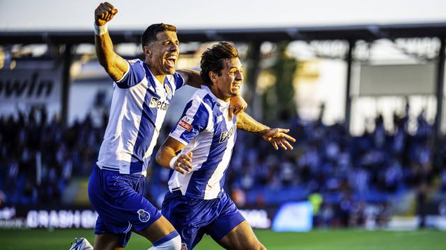 Bednarek e Kiwior formam a dupla de centrais do FC Porto - Foto: IMAGO