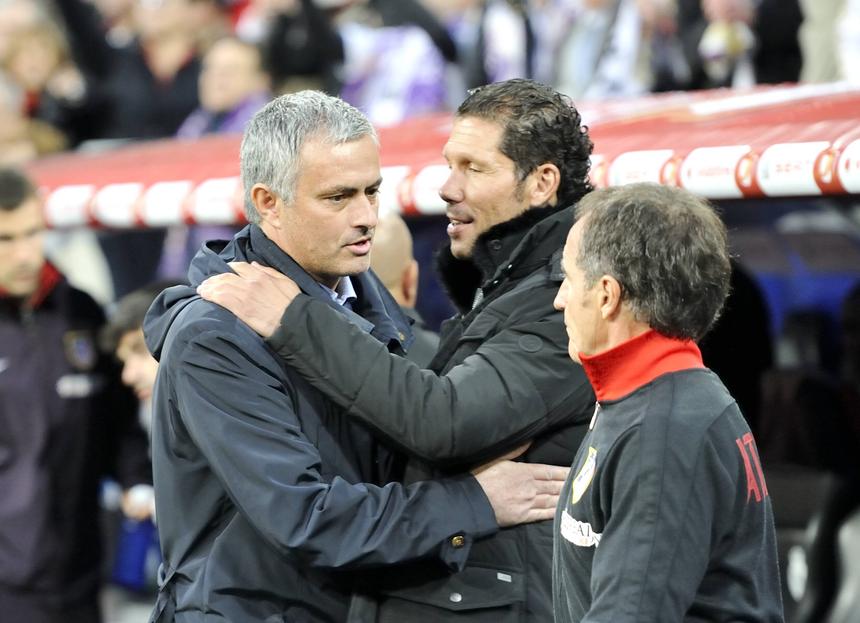 Mourinho e Simeone em 2013, na última vez em que se encontraram em Espanha (IMAGO)
