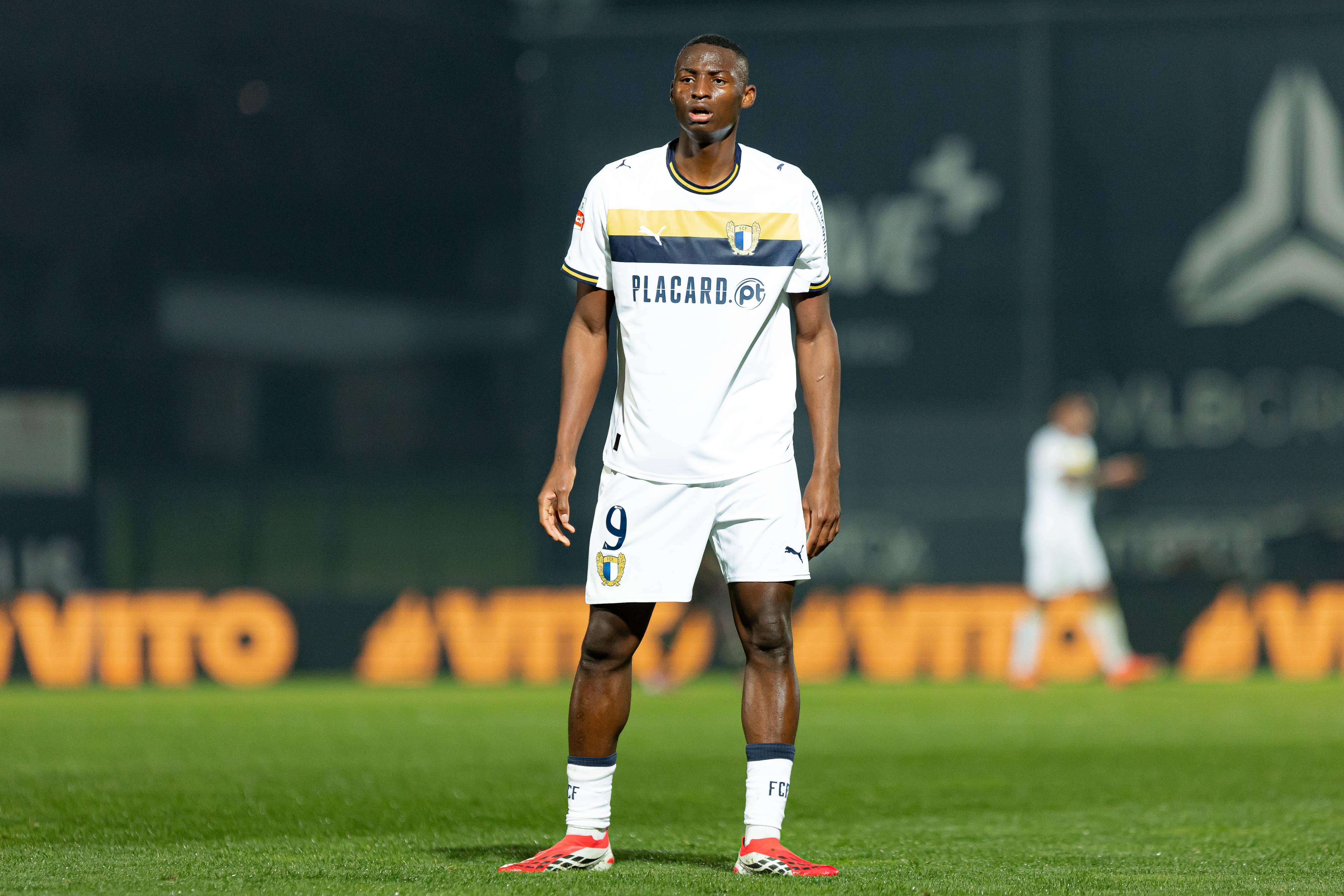 Umar Abubakar tem vindo a crescer no Famalicão e está agora às portas da estreia pela seleção principal da Nigéria