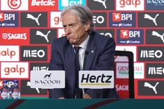 «Convocar 44 jogadores não tem lógica nenhuma»