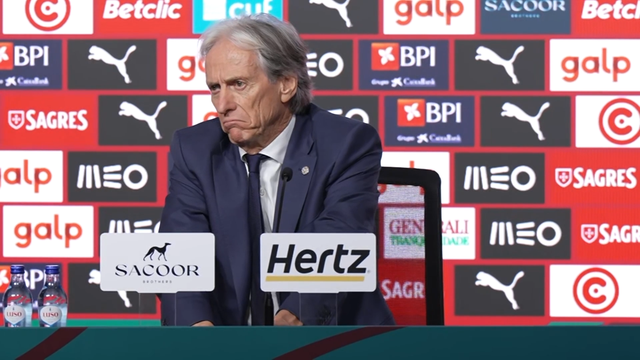 «Convocar 44 jogadores não tem lógica nenhuma»