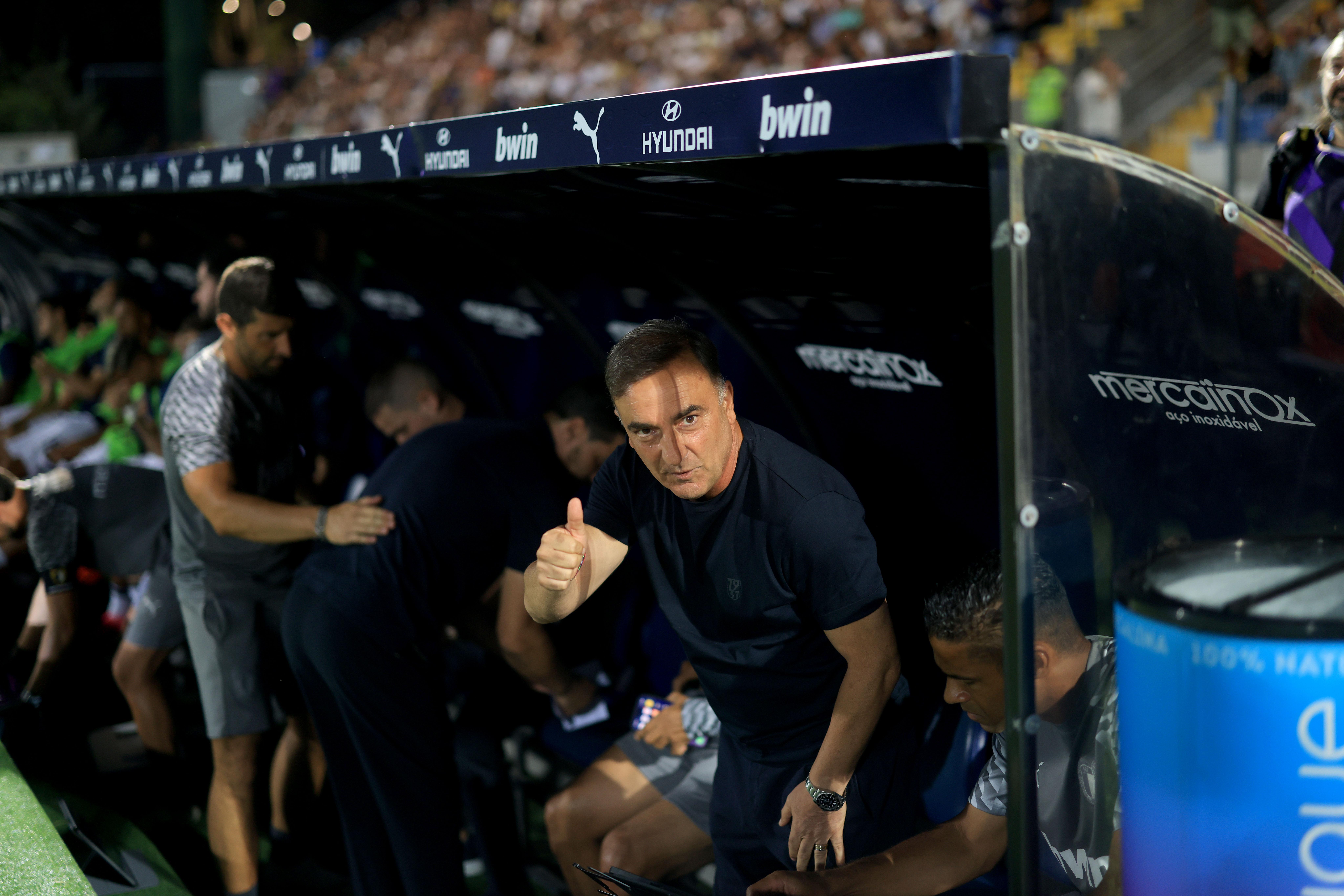 Carlos Carvalhal está confiante para a deslocação do Famalicão ao reduto do Nacional — Foto: Estela Silva/LUSA