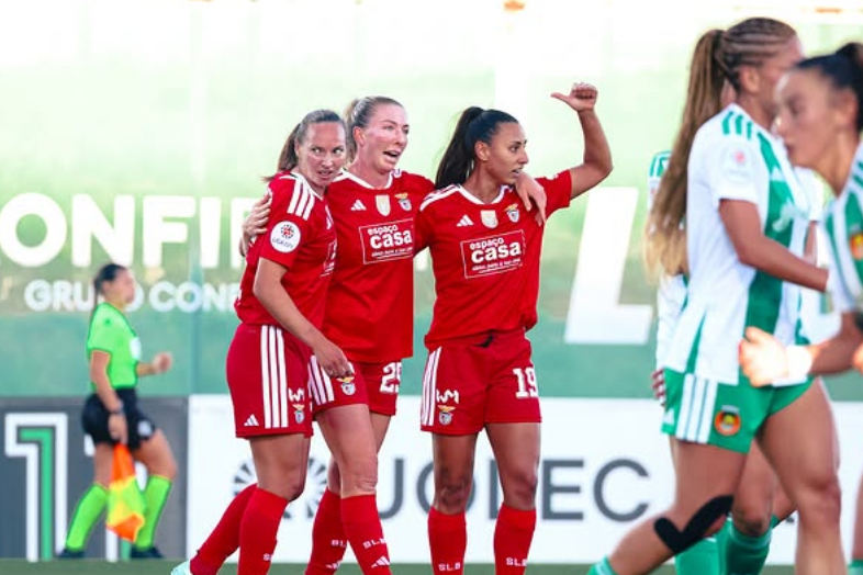 Benfica impôs-se em Vila do Conde e somou mais três pontos no embate com o Rio Ave — Foto: Benfica