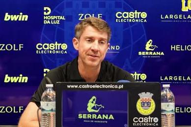 Vasco Seabra não vai fazer grandes mexidas no onze a apresentar em casa do Sporting - Foto: Arouca