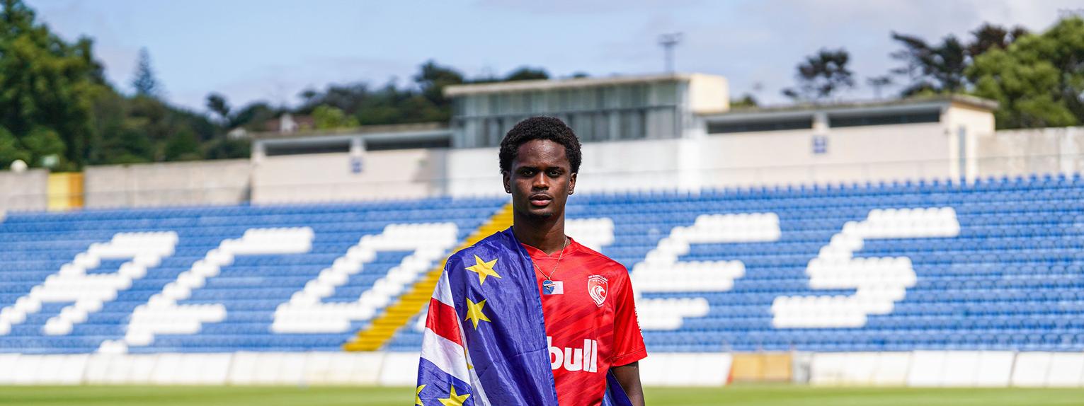 Djé Tavares foi convocado pela primeira vez para a seleção de Cabo Verde. -Foto: SANTA CLARA
