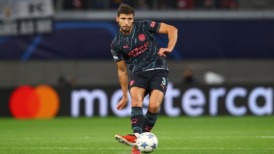 Rúben Dias recorda Benfica: «Temos orgulho de ver que continua a sair talento do clube»