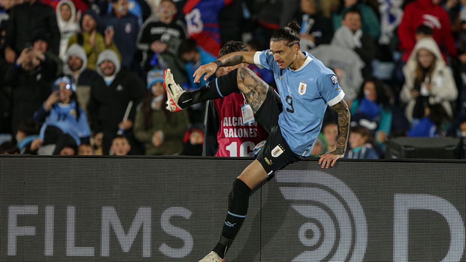 Darwin arrasa Brasil de Neres, Neymar com suspeita de lesão grave
