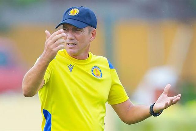 Alexandre Santos é o único treinador português na nova Superliga Africana