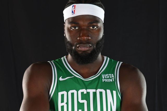 NBA: Neemias em destaque com desarme de lançamento a Antetokounmpo (vídeo)