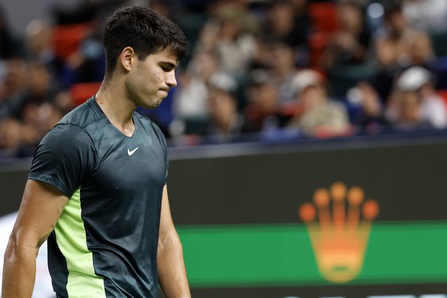 Carlos Alcaraz desiste do torneio de Basileia