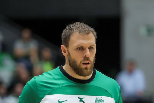 Sporting rescinde com Jakobsen e reforça-se com Christian Moga