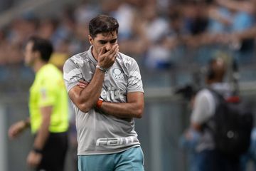 Palmeiras não recorre da suspensão aplicada a Abel Ferreira