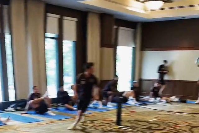 Três jogadores e uma bola: o exercício de ativação da Alemanha