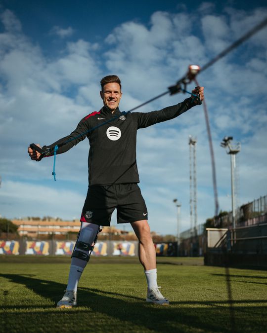 Vídeo: Barcelona mostra Ter Stegen a trabalhar no relvado