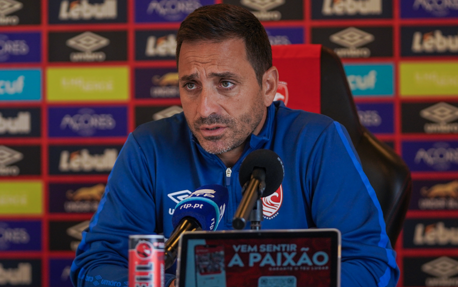 Vasco Matos em conferência de imprensa