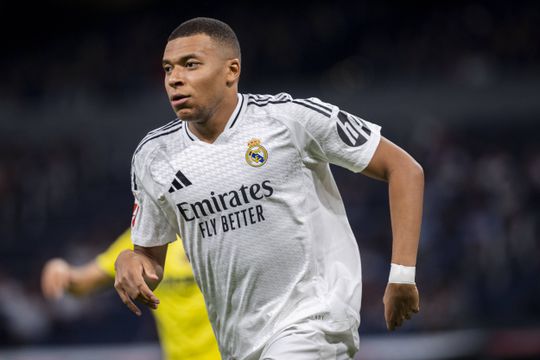 Ancelotti coloca-se à margem do escândalo à volta de Mbappé