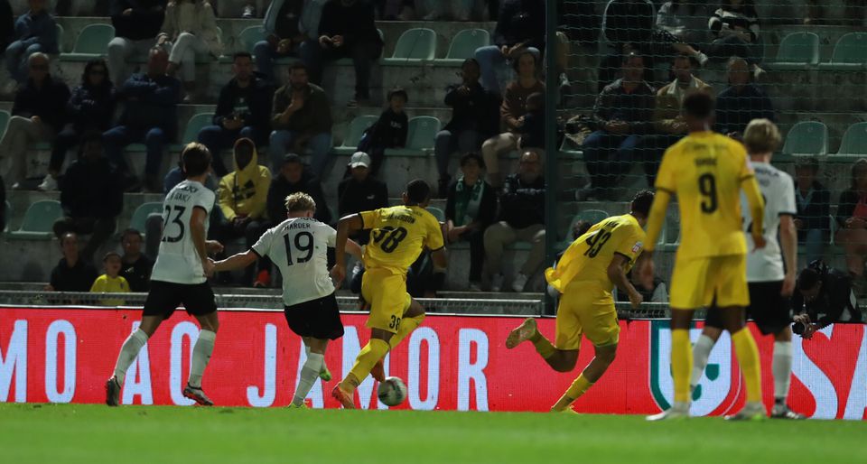 VÍDEO: trivelada de Nuno Santos e Harder coloca o Sporting em vantagem