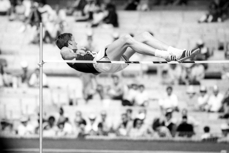 Fosbury, o 'camelo de duas pernas' que mudou o salto em altura