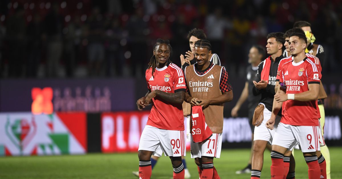 Mercado oficial: foi lançado por Mourinho mas despede-se agora do Benfica em definitivo