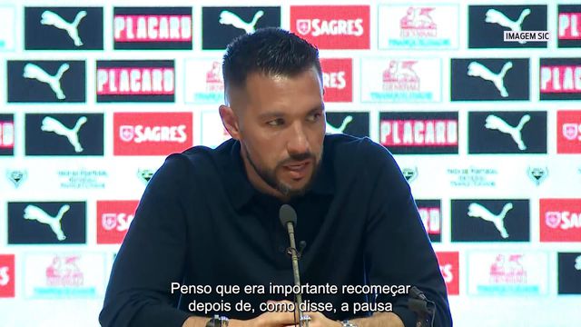 Farioli satisfeito com a vitória do FC Porto: «Era importante recomeçar bem»