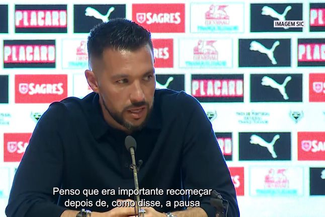 Farioli satisfeito com a vitória do FC Porto: «Era importante recomeçar bem»