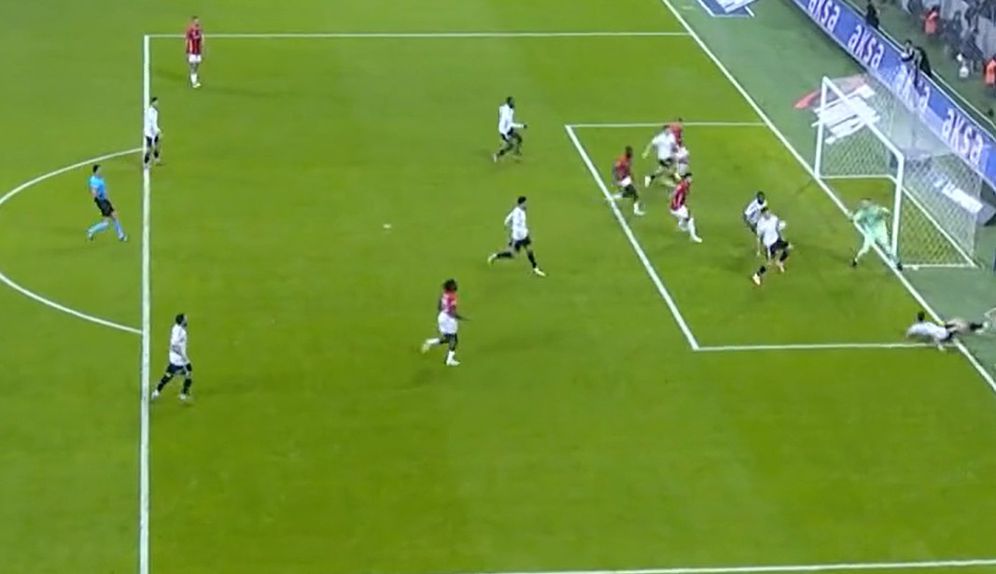 O momento de infelicidade de Jurásek - Foto: D.R.