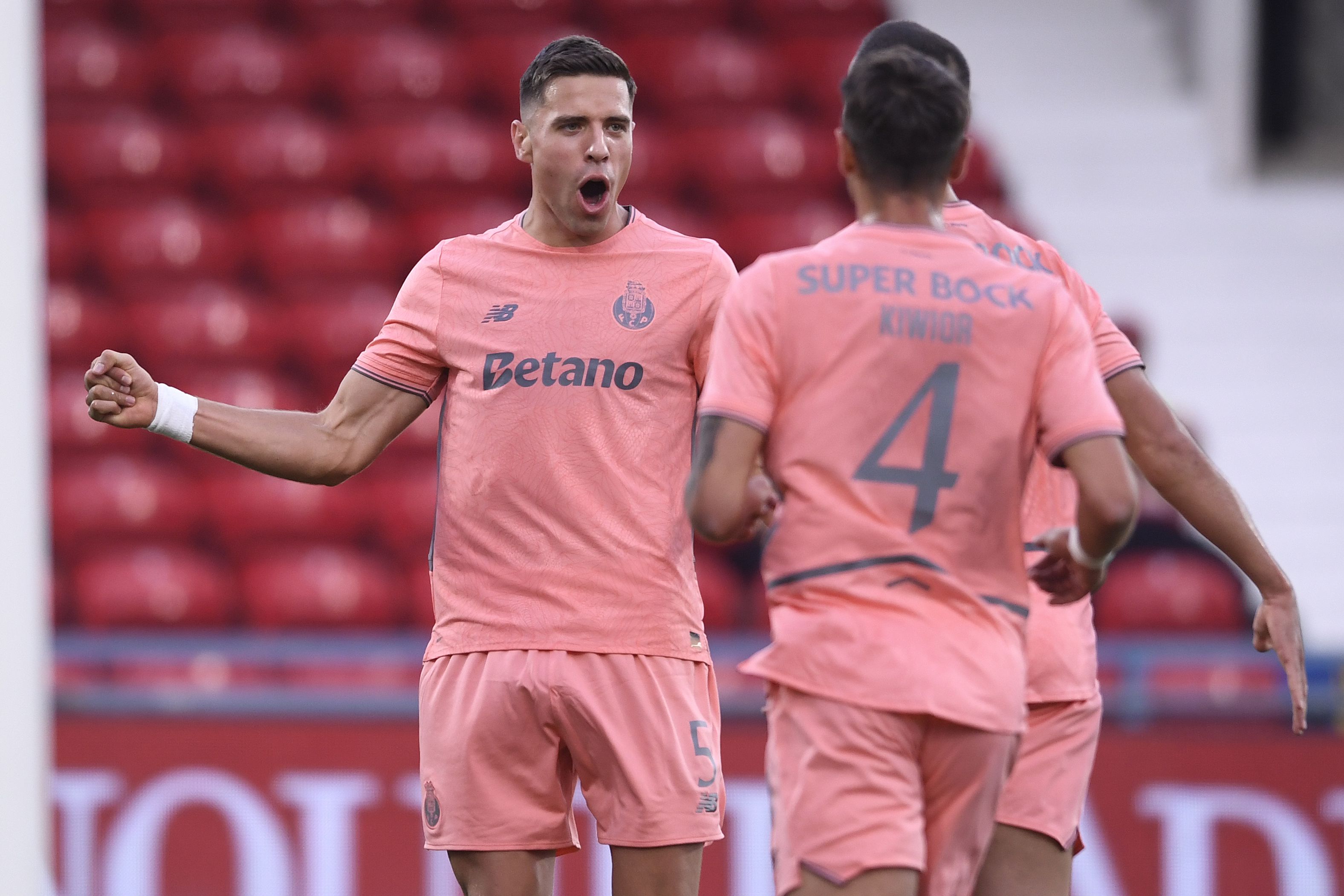 Bednarek festeja em Barcelos - FOTO: Miguel Lemos/Kapta+