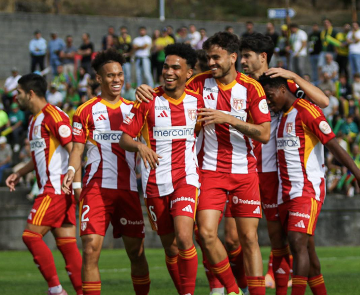 No verão de 2023, a SAD que então liderava o Vilafranquense na Liga 2 alugou o estádio do CD Aves 1930 e para lá se mudou, mudando o nome para o Aves SAD e subindo à Liga na primeira época com essa nomenclatura. - Foto: Facebook/ AFS Vila das Aves